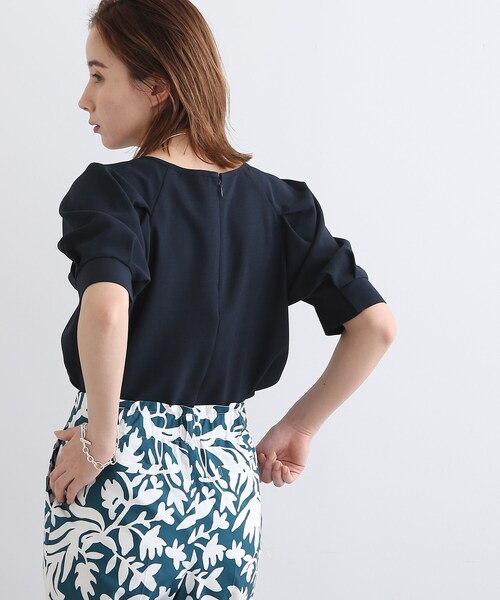 INDIVI（インディヴィ）の「◆【洗える/UVケア/SETUP可能】ボリュームラグランスリーブ5分袖ブラウス（Tシャツ/カットソー・レディース・チャコールグレー/ダークグリーン/ネイビー・05/12/13/15 /34/38）」の10枚目の写真