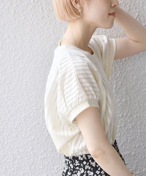 SHIPS any(シップス エニィ)の「SHIPS any:〈ウォッシャブル〉パフスリーブ ラウンドヘム TEE◇(Tシャツ/カットソー・レディース・ホワイト/ネイビー/オフホワイト・ONE SIZE)」の1枚目の写真