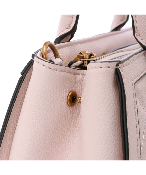 Guess（ゲス）の「ABEY Elite Girlfriend Satchel（ショルダーバッグ・レディース・ブラック/ライトピンク/ストーン・ONE SIZE）」の13枚目の写真