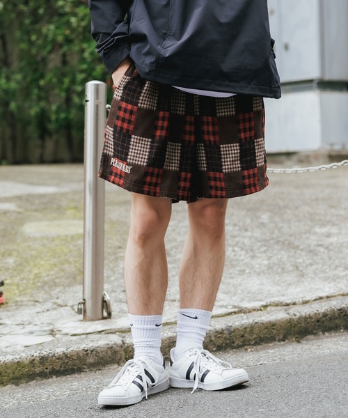 PLEASURES(プレジャー)の「PLEASURES/プレジャーズ HOOK UP SHORTS(スウェットパンツ・メンズ・ブラウン・M/XL/L)」の22枚目の写真
