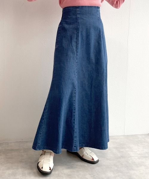 w closet（ダブルクローゼット）の「デニムマーメイドスカート（デニムスカート・レディース・ブラック/ブルー・FREE）」の2枚目の写真