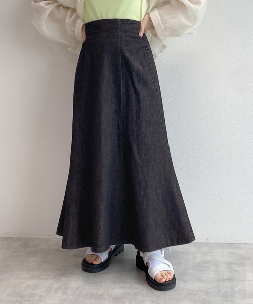 w closet（ダブルクローゼット）の「デニムマーメイドスカート（デニムスカート・レディース・ブラック/ブルー・FREE）」の22枚目の写真