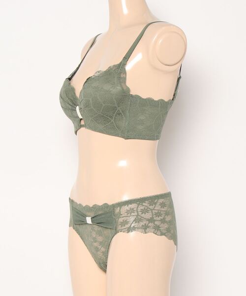 Lace Ladies(レースレディース)の「ノンワイヤー 花柄レースブラ&ショーツ 2点セット(ブラ&ショーツ・レディース・グリーン/ブルー/ブラック/アイボリー/ラベンダー・75/80/85/70)」の6枚目の写真