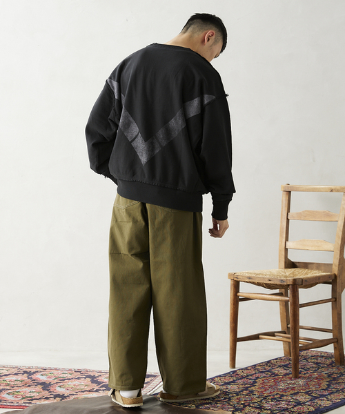 JOURNAL STANDARD relume(ジャーナルスタンダード レリューム)の「《WEB限定》ARMY スウェットクルーネック ”V”(スウェット・メンズ・ブラック/グレー・MEDIUM/LARGE)」の14枚目の写真