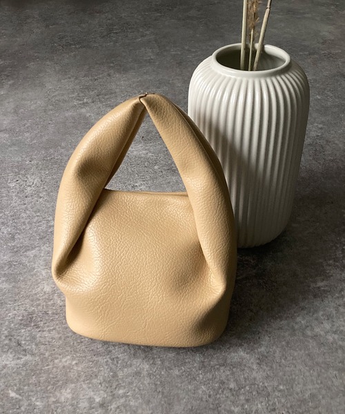 Riberry（リベリー）の「タックワンハンドルミニショルダーバッグ（ショルダーバッグ・レディース・ホワイト/ブラック/ベージュ/パープル/ピンク/イエロー/ピンク系その他・FREE）」の13枚目の写真