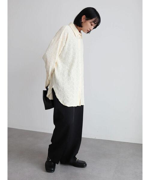 KBF(ケイビーエフ)の「KBF ジャガードビッグシャツ(シャツ/ブラウス・レディース・アイボリー/ネイビー・FREE)」の11枚目の写真