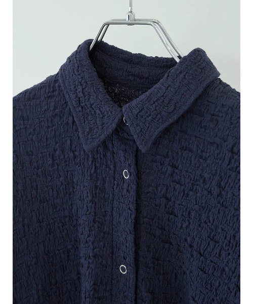 KBF(ケイビーエフ)の「KBF ジャガードビッグシャツ(シャツ/ブラウス・レディース・アイボリー/ネイビー・FREE)」の4枚目の写真