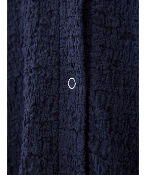 KBF(ケイビーエフ)の「KBF ジャガードビッグシャツ(シャツ/ブラウス・レディース・アイボリー/ネイビー・FREE)」の7枚目の写真