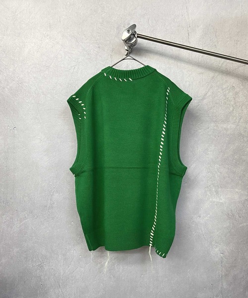 Beno(ビーノ)の「アシンメトリーハンドステッチニット オーバーシルエット クルーネックベスト(ベスト・メンズ・オフホワイト/ブラック/マスタード/グリーン・M/L)」の5枚目の写真