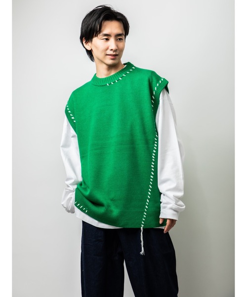 Beno(ビーノ)の「アシンメトリーハンドステッチニット オーバーシルエット クルーネックベスト(ベスト・メンズ・オフホワイト/ブラック/マスタード/グリーン・M/L)」の10枚目の写真