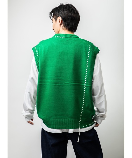 Beno(ビーノ)の「アシンメトリーハンドステッチニット オーバーシルエット クルーネックベスト(ベスト・メンズ・オフホワイト/ブラック/マスタード/グリーン・M/L)」の9枚目の写真