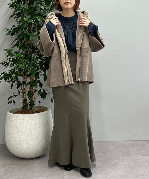 un dix cors（アンディコール）の「軽くて暖かい　フェイクムートンファーフードジャケット（ムートンコート・レディース・ベージュ/モカ・FREE）」の4枚目の写真