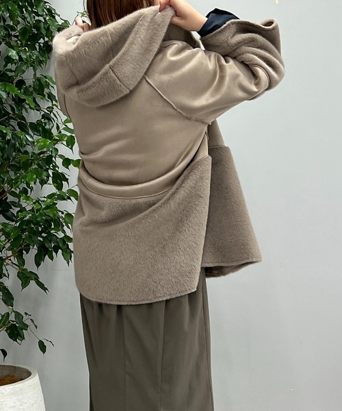 un dix cors（アンディコール）の「軽くて暖かい　フェイクムートンファーフードジャケット（ムートンコート・レディース・ベージュ/モカ・FREE）」の6枚目の写真