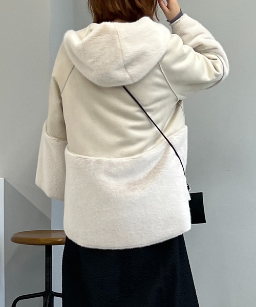 un dix cors（アンディコール）の「軽くて暖かい　フェイクムートンファーフードジャケット（ムートンコート・レディース・ベージュ/モカ・FREE）」の11枚目の写真