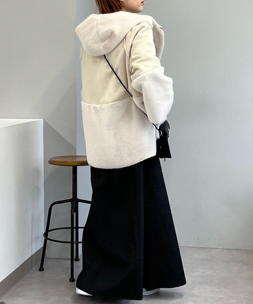 un dix cors（アンディコール）の「軽くて暖かい　フェイクムートンファーフードジャケット（ムートンコート・レディース・ベージュ/モカ・FREE）」の14枚目の写真