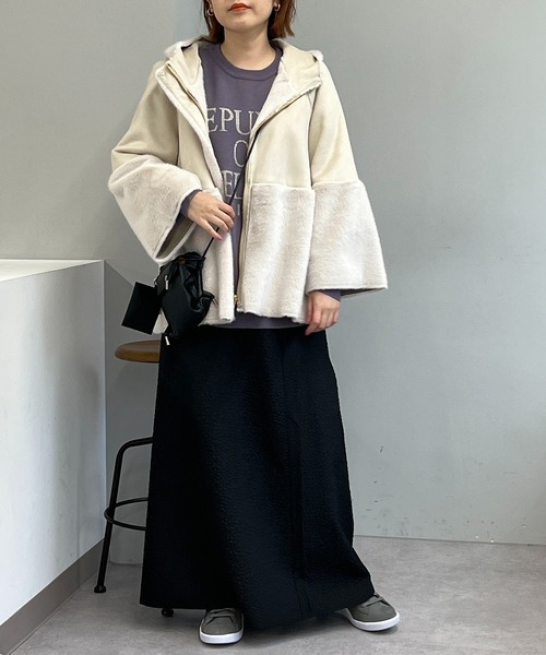 un dix cors（アンディコール）の「軽くて暖かい　フェイクムートンファーフードジャケット（ムートンコート・レディース・ベージュ/モカ・FREE）」の9枚目の写真