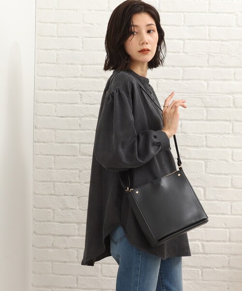 SHOO・LA・RUE(シューラルー)の「◆シンプルでどんなコーデにもマッチしてくれる!ショルダーバッグ(ショルダーバッグ・レディース・グレー/ブラック/カーキ・00)」の2枚目の写真