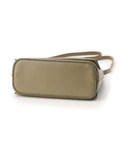 SHOO・LA・RUE(シューラルー)の「◆シンプルでどんなコーデにもマッチしてくれる!ショルダーバッグ(ショルダーバッグ・レディース・グレー/ブラック/カーキ・00)」の7枚目の写真