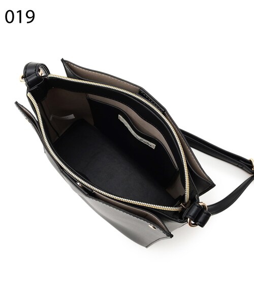 SHOO・LA・RUE(シューラルー)の「◆シンプルでどんなコーデにもマッチしてくれる!ショルダーバッグ(ショルダーバッグ・レディース・グレー/ブラック/カーキ・00)」の9枚目の写真