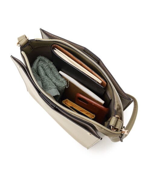 SHOO・LA・RUE(シューラルー)の「◆シンプルでどんなコーデにもマッチしてくれる!ショルダーバッグ(ショルダーバッグ・レディース・グレー/ブラック/カーキ・00)」の11枚目の写真