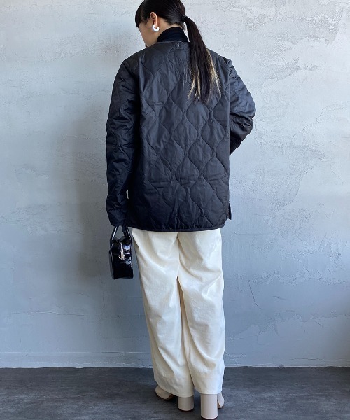 TAION（タイオン）の「【WEB限定】[TAION/タイオン] MILITARY Vネックダウンジャケット（ダウンジャケット/コート・レディース・モカ/ブラック/セージグリーン・M/L/XL）」の14枚目の写真