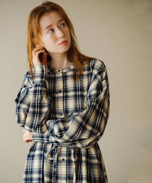 Crisp（クリスプ）の「チェックロングワンピース（ワンピース・レディース・ワイン/ネイビー・FREE）」の16枚目の写真