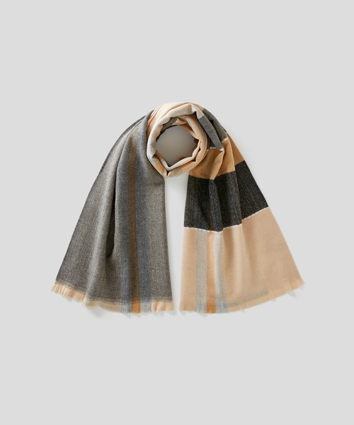 BENETTON (UNITED COLORS OF BENETTON)(ベネトンユナイテッドカラーズオブベネトン)の「フリンジ付き配色ストール(ストール/ショール・レディース・グレー系その他/オレンジ系その他/グリーン系その他・ONE SIZE)」の1枚目の写真