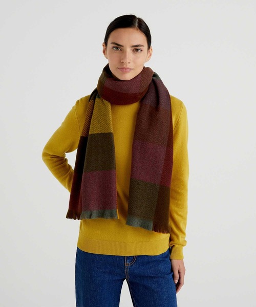 BENETTON (UNITED COLORS OF BENETTON)(ベネトンユナイテッドカラーズオブベネトン)の「フリンジ付き配色ストール(ストール/ショール・レディース・グレー系その他/オレンジ系その他/グリーン系その他・ONE SIZE)」の3枚目の写真