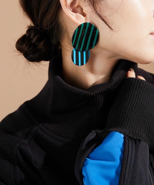 ear PAPILLONNER（イアパピヨネ）の「2色ストライプピアス（ピアス（両  