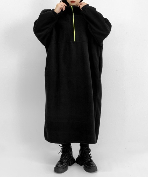 LVEU.（ラブユ.）の「Point color half zip fleece one-piece / ポイントカラーハーフジップフリースワンピース（ワンピース・レディース・ブラック・FREE）」の5枚目の写真