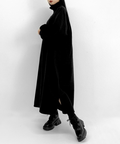 LVEU.（ラブユ.）の「Point color half zip fleece one-piece / ポイントカラーハーフジップフリースワンピース（ワンピース・レディース・ブラック・FREE）」の3枚目の写真