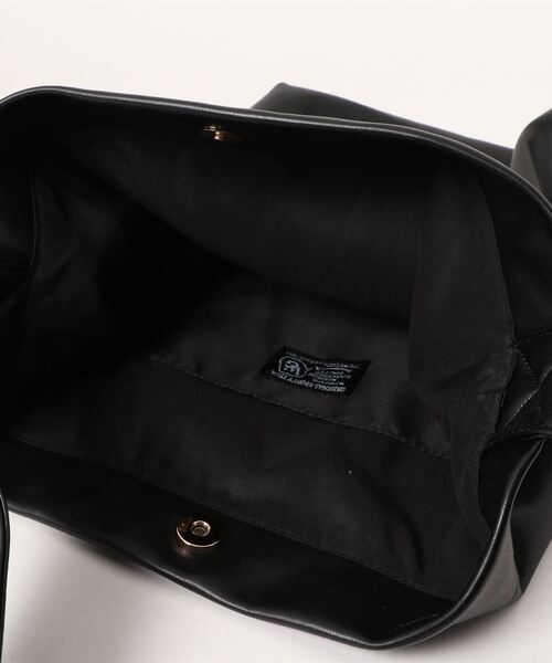 179/WG（イチナナキュウダブルジー）の「【ポーチ付き】ショルダートートバッグ（ショルダーバッグ・レディース・オフホワイト/ブラック/グリーン・FREE）」の5枚目の写真