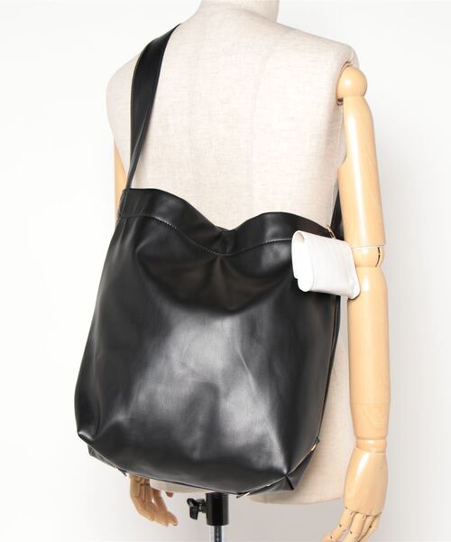 179/WG（イチナナキュウダブルジー）の「【ポーチ付き】ショルダートートバッグ（ショルダーバッグ・レディース・オフホワイト/ブラック/グリーン・FREE）」の6枚目の写真