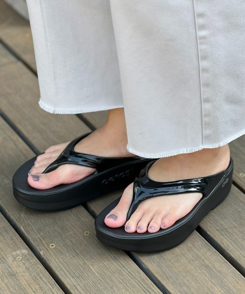 【OOFOS】OOLALA OOMEGA BLACK ウーフォス サンダル OOFOS】OOmega(サンダル)|OOFOS(ウーフォス)のファッション