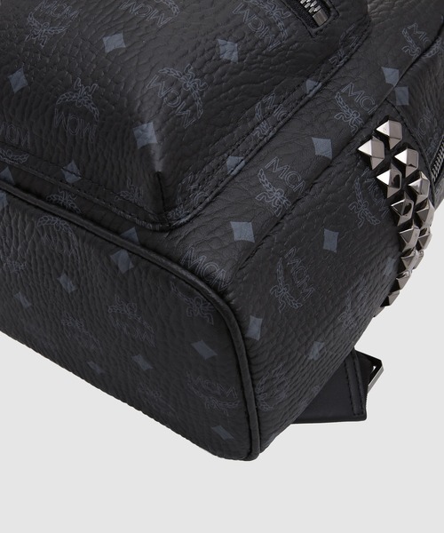 MCM(エムシーエム)の「Small Stark サイドスタッズ バックパック - ヴィセトス(バックパック/リュック・メンズ・ブラック・SMALL)」の6枚目の写真