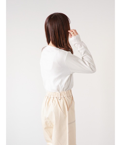 ehka sopo（エヘカソポ）の「テレコクルーネックカットソー（Tシャツ/カットソー・レディース・オフホワイト/グレー/キナリ/グリーン・ﾌﾘ-）」の9枚目の写真