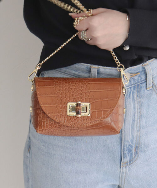 AULENTTI(オウレンティ)の「【AULENTTI/オーレンティ】型押しチェーンミニショルダーバッグ(ショルダーバッグ・レディース・ベージュ/ブラウン・FREE)」の9枚目の写真