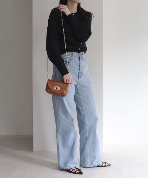 AULENTTI(オウレンティ)の「【AULENTTI/オーレンティ】型押しチェーンミニショルダーバッグ(ショルダーバッグ・レディース・ベージュ/ブラウン・FREE)」の5枚目の写真