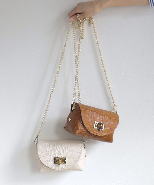 AULENTTI(オウレンティ)の「【AULENTTI/オーレンティ】型押しチェーンミニショルダーバッグ(ショルダーバッグ・レディース・ベージュ/ブラウン・FREE)」の7枚目の写真