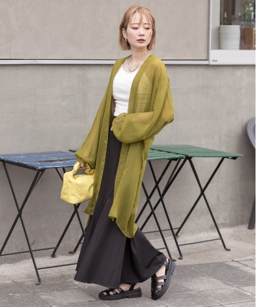 ad thie(アドティエ)の「シフォン ボリュームスリーブ ロングカーディガン(カーディガン/ボレロ・レディース・オフホワイト/ライラック/ライトグレー/グリーン/ブラック/ブルー・FREE)」の18枚目の写真