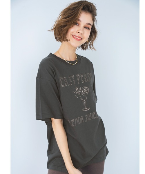 ALEXIA STAM(アリシアスタン)の「Cocktails Oversized Tee / CocktailsオーバーTee(Tシャツ/カットソー・レディース・ホワイト/チャコールグレー・FREE)」の4枚目の写真