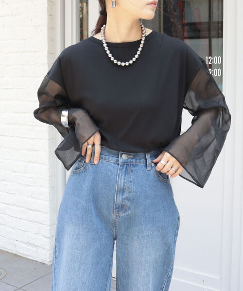 fredy emue(フレディエミュ)の「シアー袖Tシャツ(Tシャツ/カットソー・レディース・ブラック/ベージュ/オフホワイト・38)」の3枚目の写真