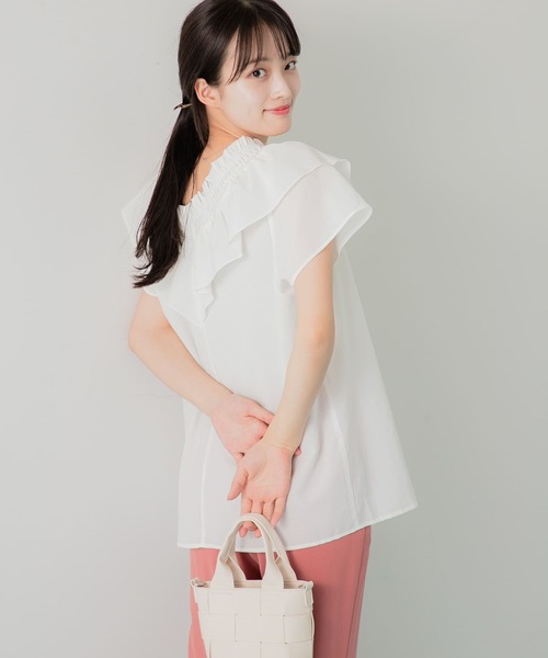 HEYUMM（ヘユム）の「2WAYシャーリングフリルブラウス（シャツ/ブラウス・レディース・ホワイト/ライトブルー/ブラック・ONE）」の20枚目の写真