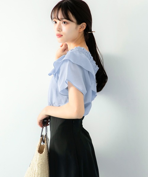 HEYUMM(ヘユム)の「2WAYシャーリングフリルブラウス(シャツ/ブラウス・レディース・ホワイト/ライトブルー/ブラック・ONE)」の21枚目の写真