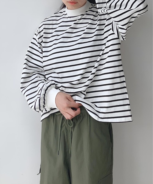 AS KNOW AS plus(アズノゥアズプラス)の「☆モックネックにボリューム袖ロンT(Tシャツ/カットソー・レディース・ブラック系/ベージュ系/サックスブルー系/オフホワイト・FREE)」の11枚目の写真