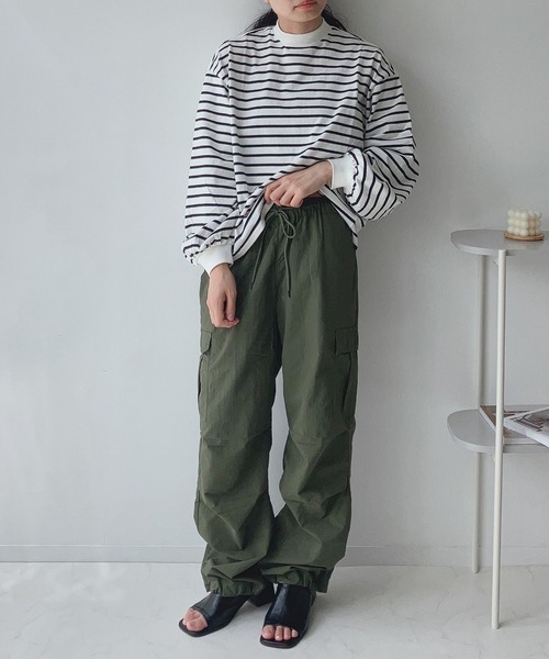 AS KNOW AS plus(アズノゥアズプラス)の「☆モックネックにボリューム袖ロンT(Tシャツ/カットソー・レディース・ブラック系/ベージュ系/サックスブルー系/オフホワイト・FREE)」の12枚目の写真