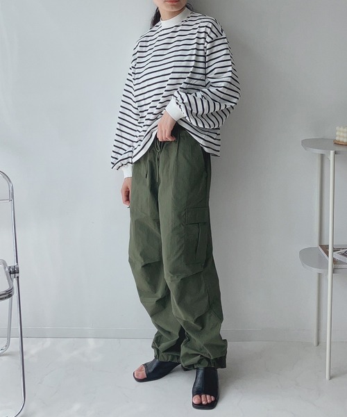 AS KNOW AS plus(アズノゥアズプラス)の「☆モックネックにボリューム袖ロンT(Tシャツ/カットソー・レディース・ブラック系/ベージュ系/サックスブルー系/オフホワイト・FREE)」の14枚目の写真