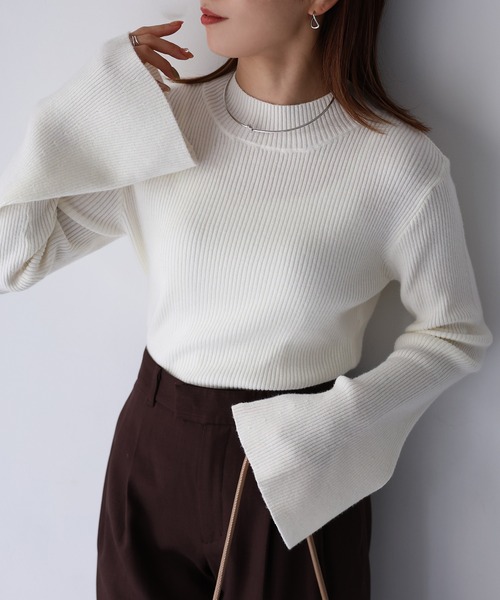 Riberry(リベリー)の「バイカラーフレアスリーブリブハイネックニット(ニット/セーター・レディース・ブラック/ブラック×ホワイト/ホワイト×ブラック/オフホワイト/ライトグレー/その他・FREE)」の15枚目の写真