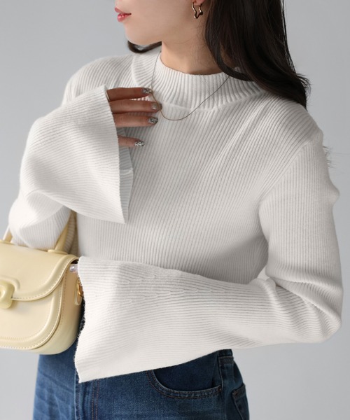 Riberry(リベリー)の「バイカラーフレアスリーブリブハイネックニット(ニット/セーター・レディース・ブラック/ブラック×ホワイト/ホワイト×ブラック/オフホワイト/ライトグレー/その他・FREE)」の7枚目の写真