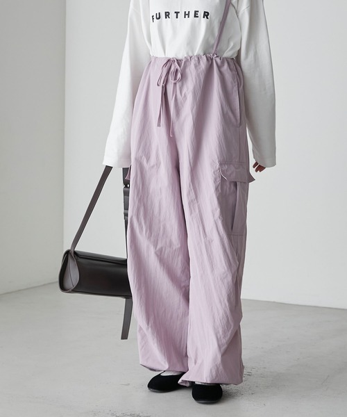 forksy.（フォルクシー）の「【forksy.】サスペンダー付きボリュームナイロンカーゴパンツ（カーゴパンツ・レディース・カーキ/チャコール/ラベンダー・FREE）」の7枚目の写真